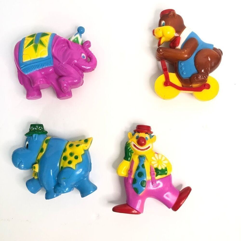 vintage circus clown hippo elephant bear animals colorful kpi hong kong‎